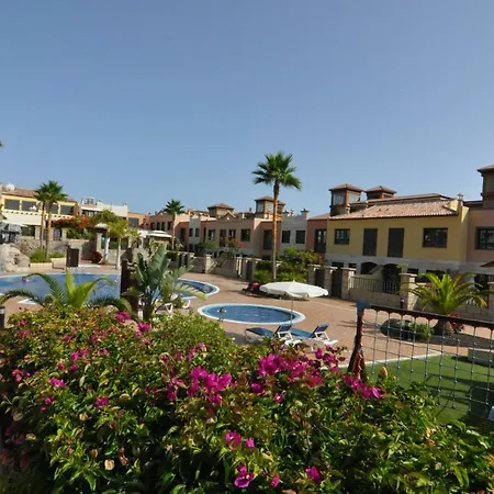 Townhouse La Caleta *